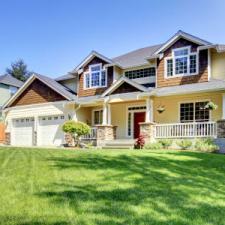 4 Reasons To Let Professionals Pressure Wash Your Home