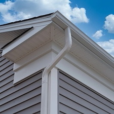 Gutter Cleaning in Central NY: When to Schedule Service (Spring vs. Fall)
